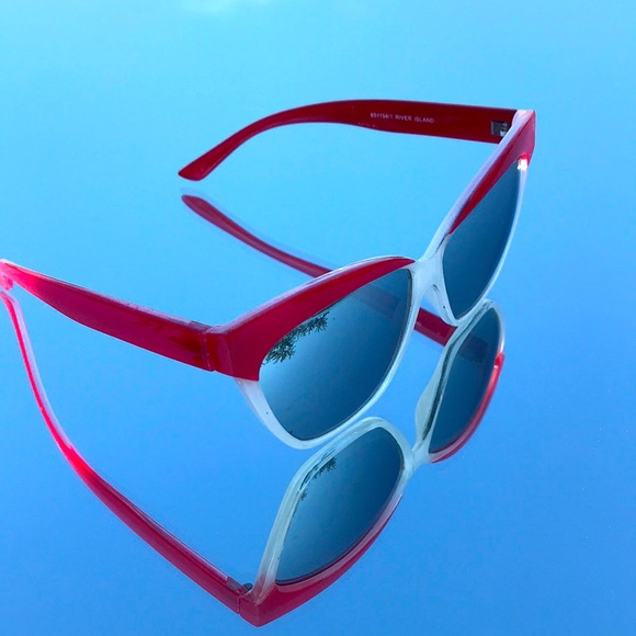 Sunglasses - Picture 2 of 5